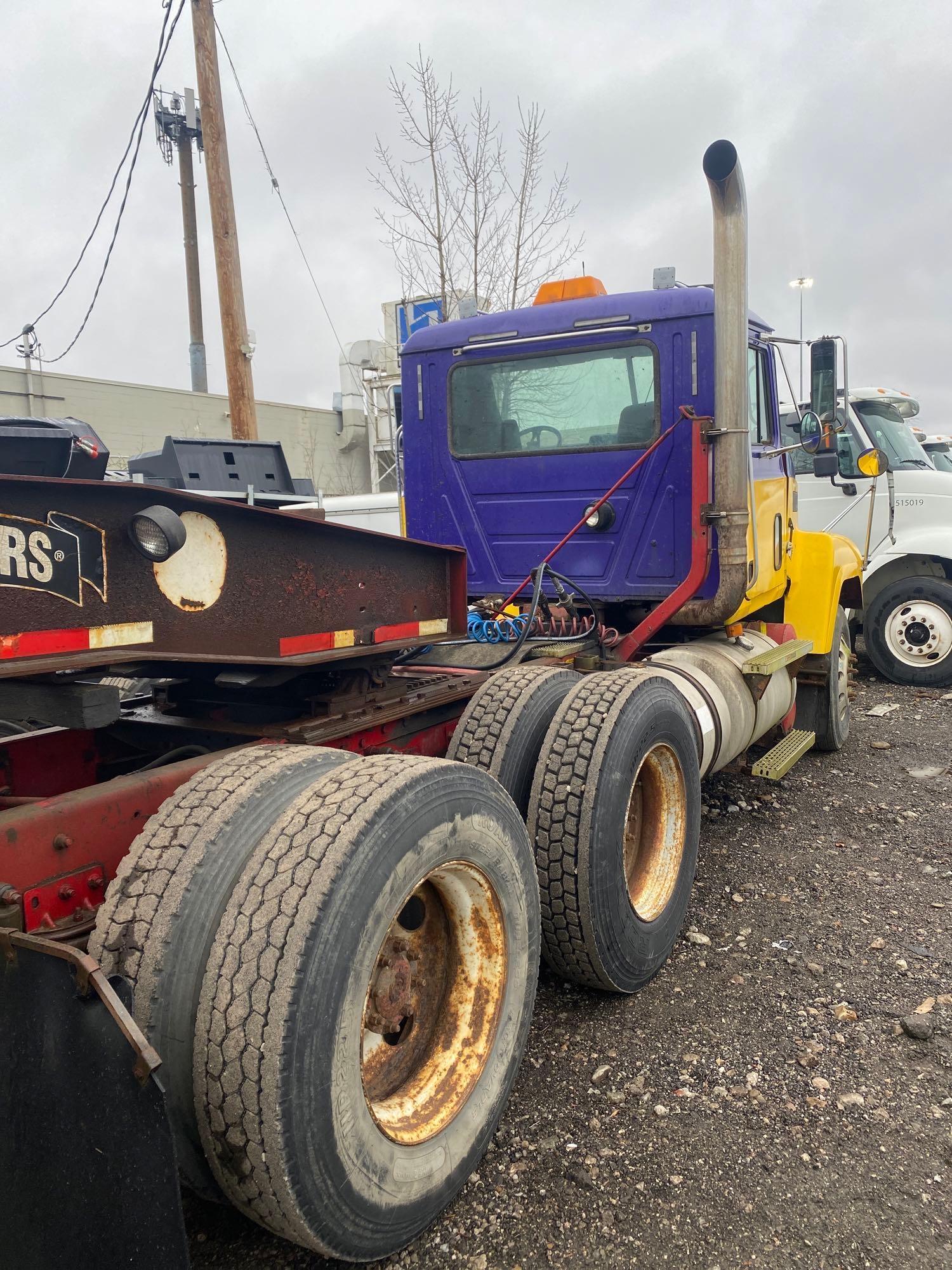 1999 Mack CH613 Tractor / Truck