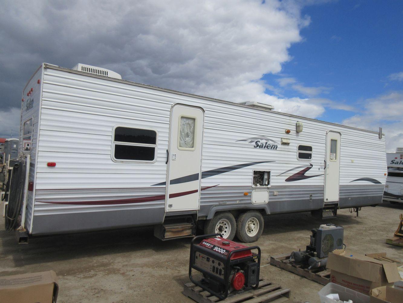 2007 Forest River 32' Travel Trailer