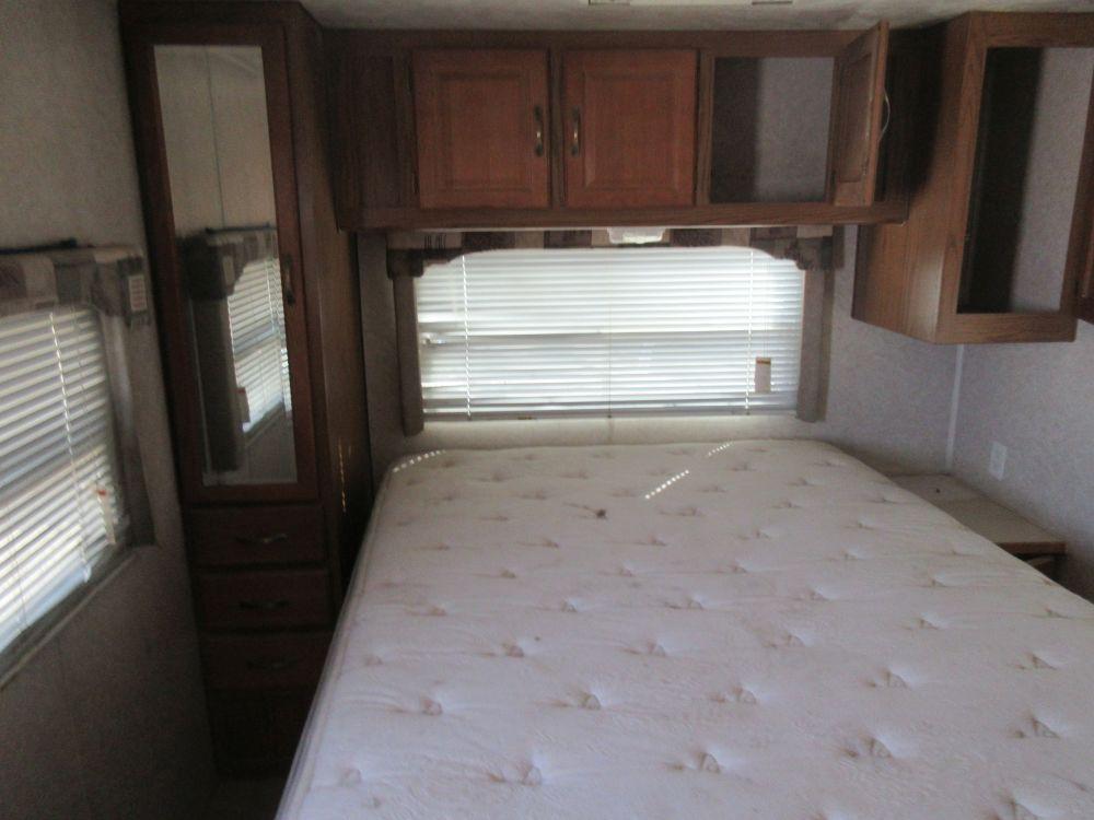 2007 Forest River 32' Travel Trailer