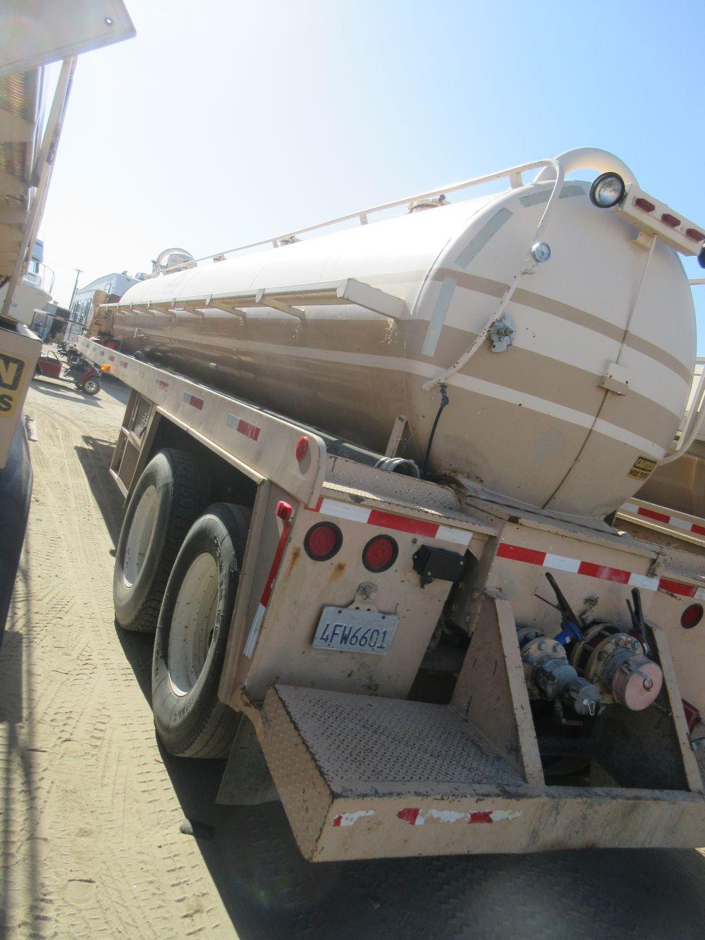 1981 Thompson Tank Trailer