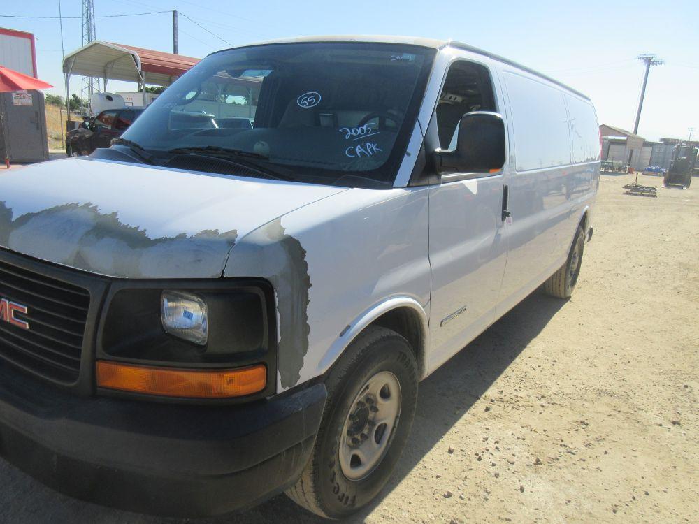 2005 GMC 3500 Cargo Van