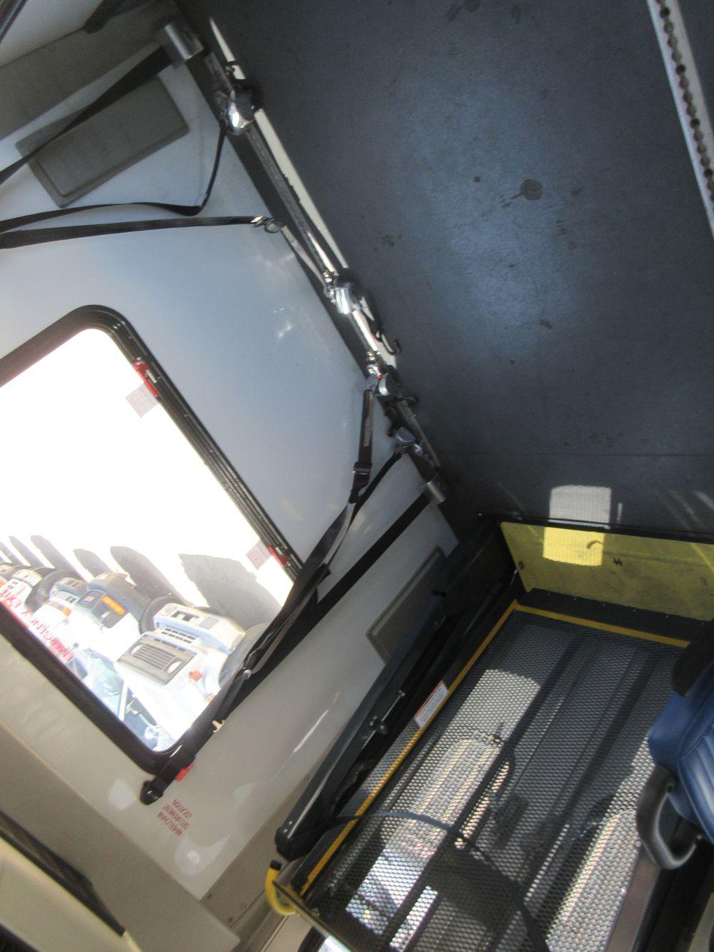 2011 Ford 8 Passenger Bus w/Wheel Chair Lift