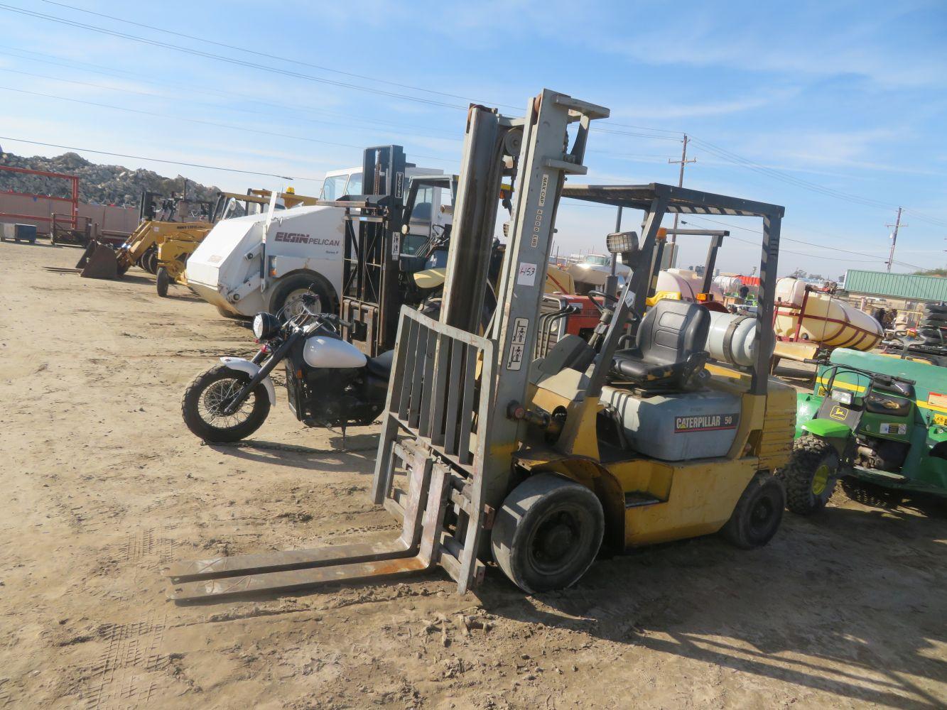 4000 IB CAT 50 Forklift SR#5AM03261 *Runs