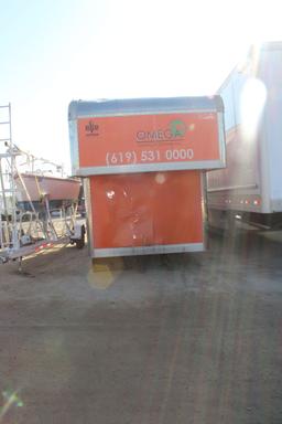 Box Truck Bed 33ft Long w/Lift Gate