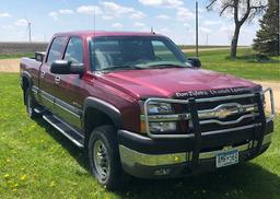 2004 Chevrolet ¾ T Pickup Maroon