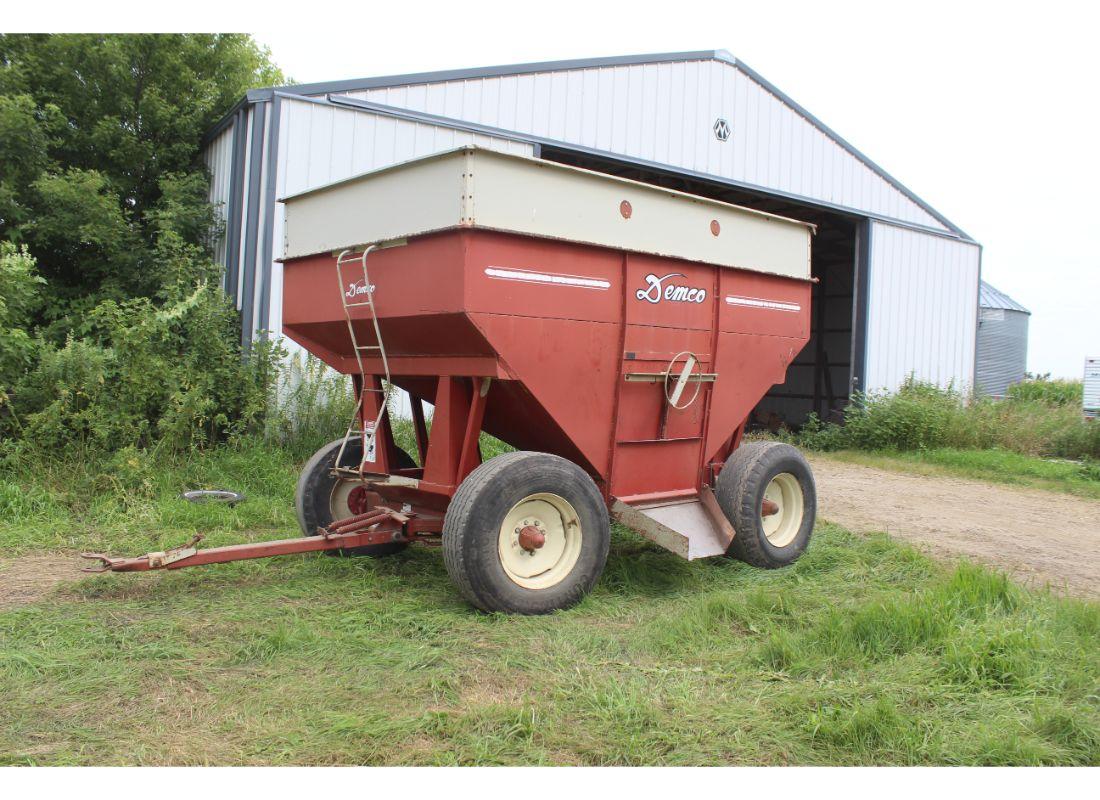 Demco 365 Gravity Wagon