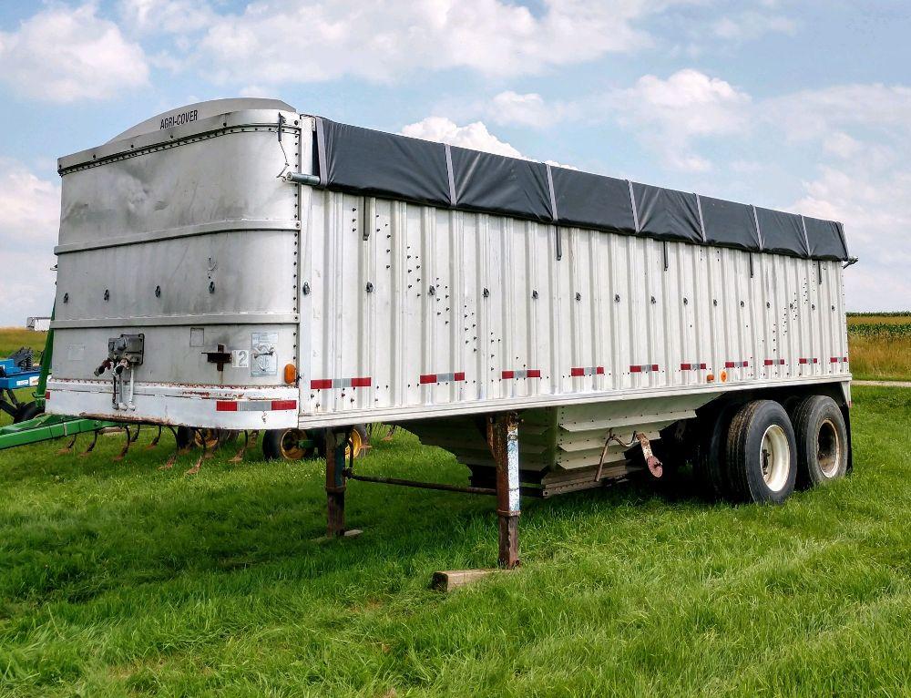 Wilson Sgl. Hopper, 25’ Grain Trailer