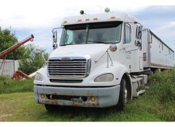 2005 Freightliner Columbia 112 Twin Screw Semi w/Sleeper