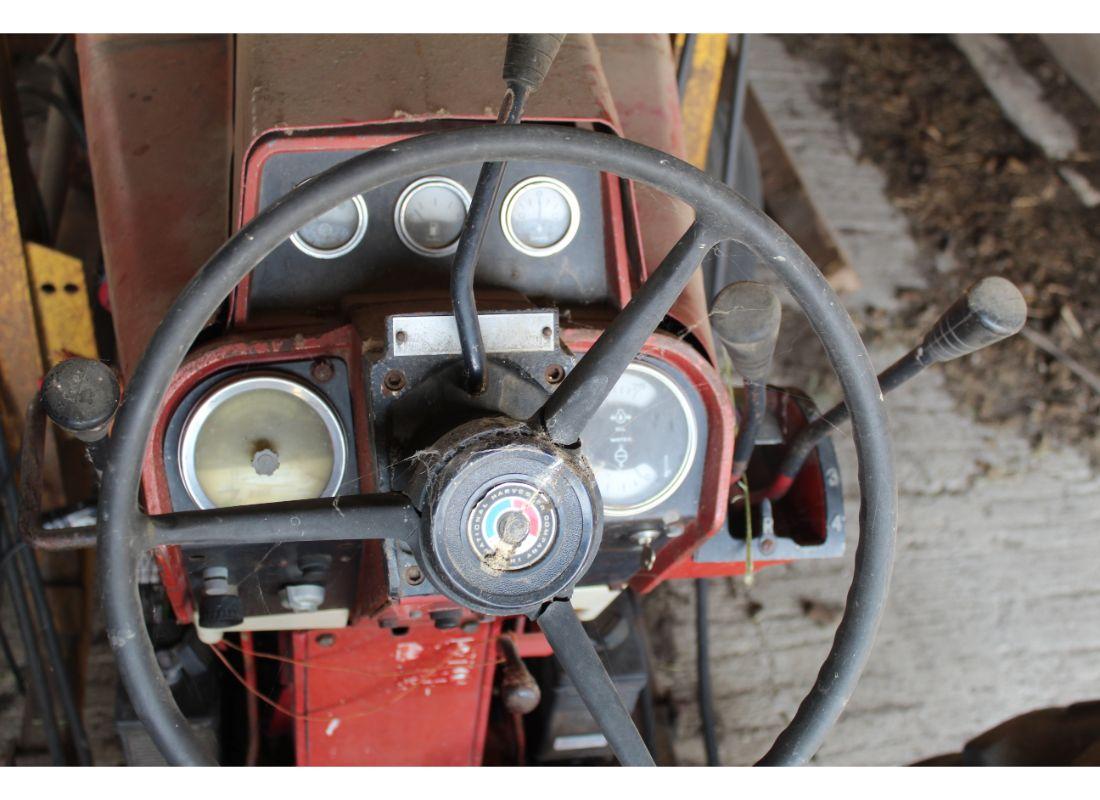 IH 1066 Dsl. Tractor w/Cab