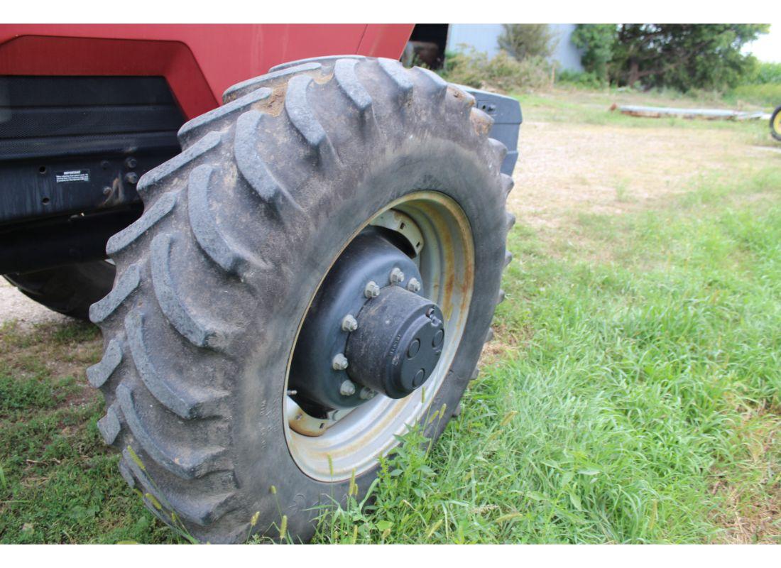 Case-IH 8920 Magnum MFWD Tractor