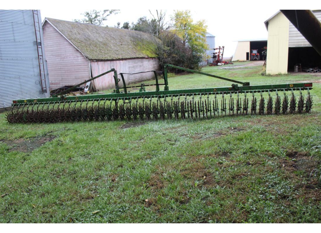 JD #400 – 28 Ft. Rotary Hoe w/Hyd. Fold – 3 Pt.;