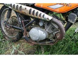 Suzuki 185 Dirt Bike (1978?) – Motor Stuck but complete