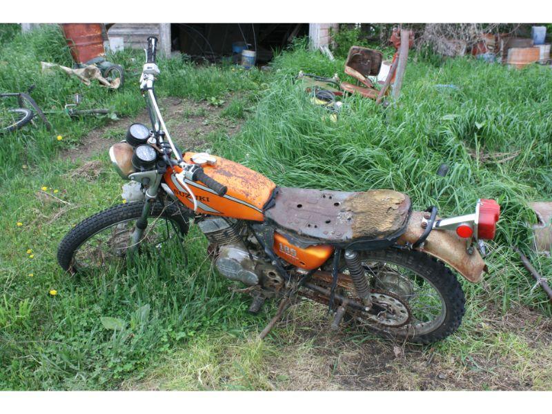 Suzuki 185 Dirt Bike (1978?) – Motor Stuck but complete