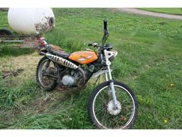 Suzuki 185 Dirt Bike (1978?) – Motor Stuck but complete