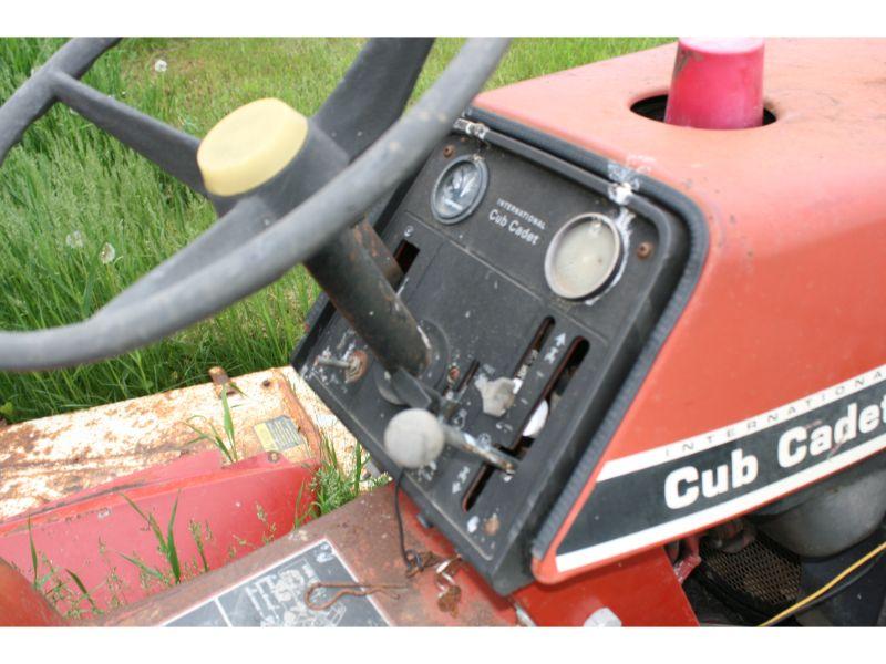 Vintage 1983 IH 982 Cub Cadet Mower (Red) w/Tiller