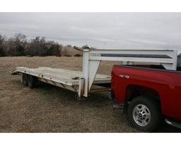 1999 Titan 8’x25’ 5th Wheel Flat Deck Trailer