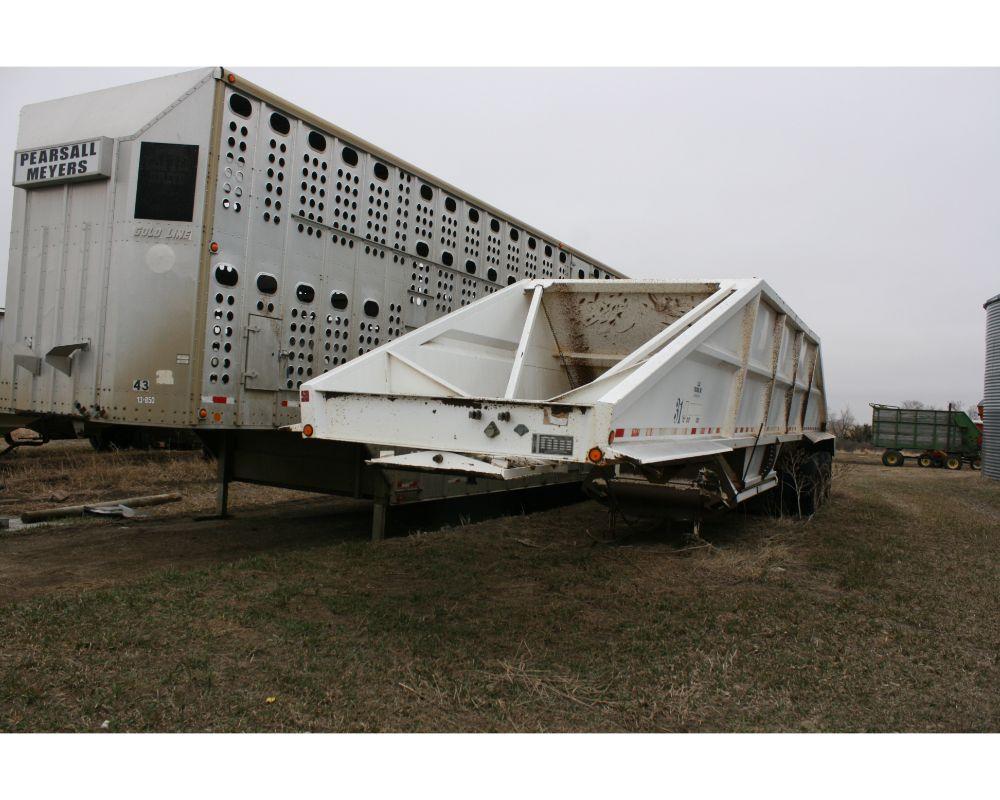 1998 Cornbelt Mfg. Trailblazer Mdl. S-4203 22 Cu. Yd. 8’x42’ Triple Axle Belly Dump Trailer