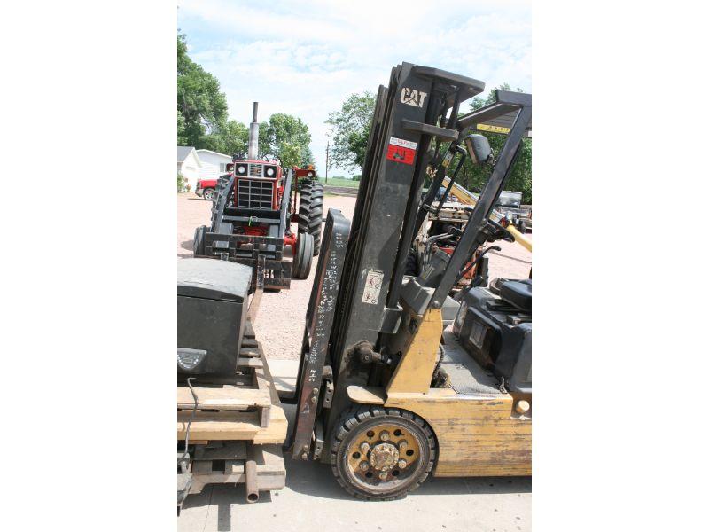 Caterpillar Mdl. 50-GC25 Forklift (SN 4EM01842) w/Gas/LP Engine