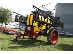  Demco 1250 Sprayer w/HD 90’ Booms