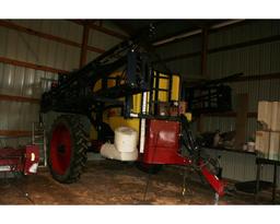  Demco 1250 Sprayer w/HD 90’ Booms