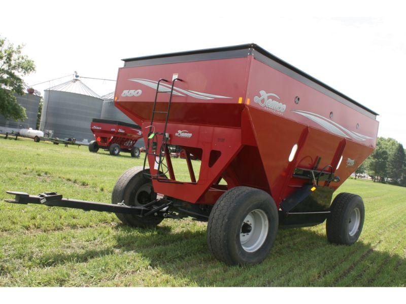 Demco 550 Posi-Flow II Gravity Wagon w/Ext., HD Gear w/22.5 Tires, Brakes & Lights