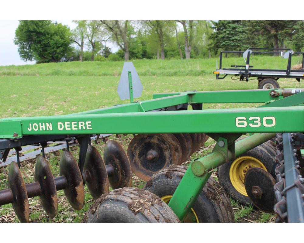 JD #630 16’ Tandem Disc w/20” Blades & 3 Bar Harrow – VG Cond.