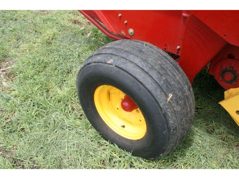 NH BR7090 Round Baler