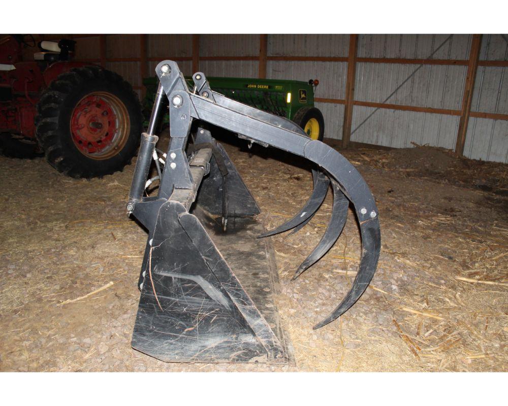 NH TM 130 MFWD Tractor w/Great Bend 2169 High Clearance Loader