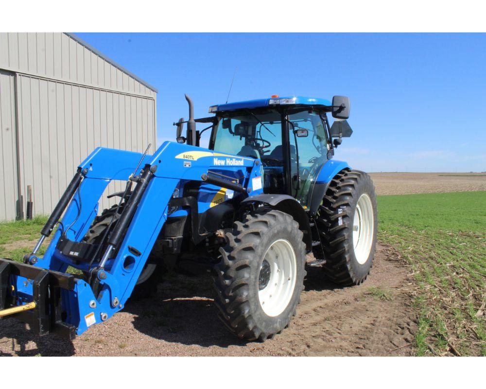 NH T6070 Plus MFWD Tractor w/NH 840TL Loader