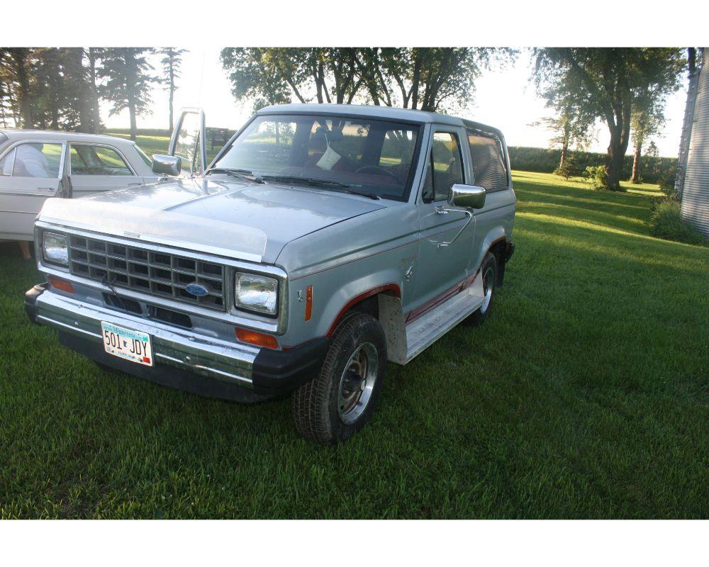 1984 Ford Bronco 2XLT, 2 door, V-6