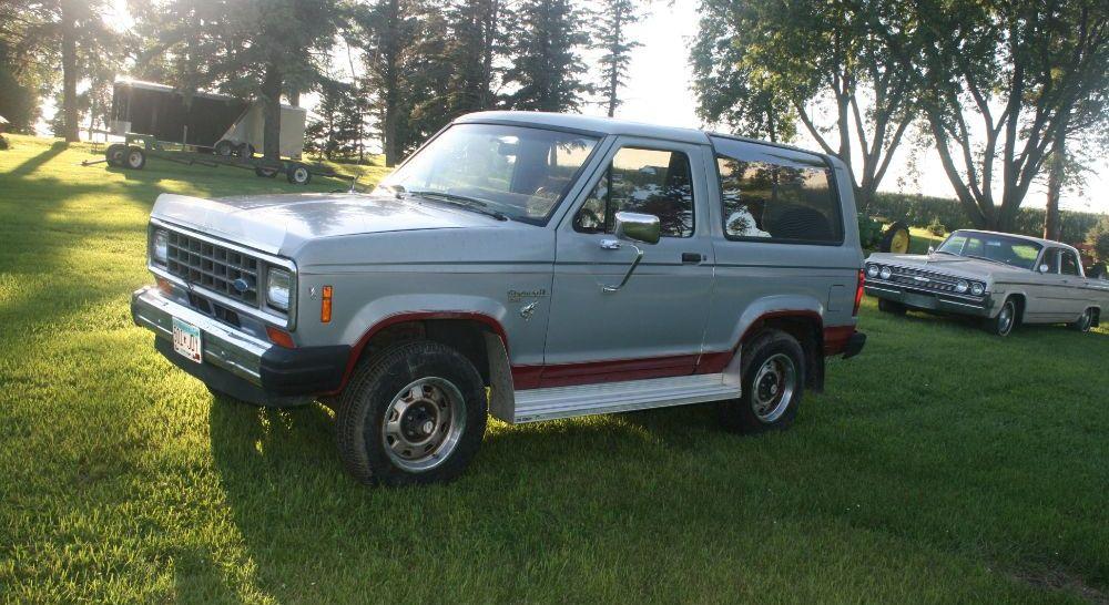 1984 Ford Bronco 2XLT, 2 door, V-6