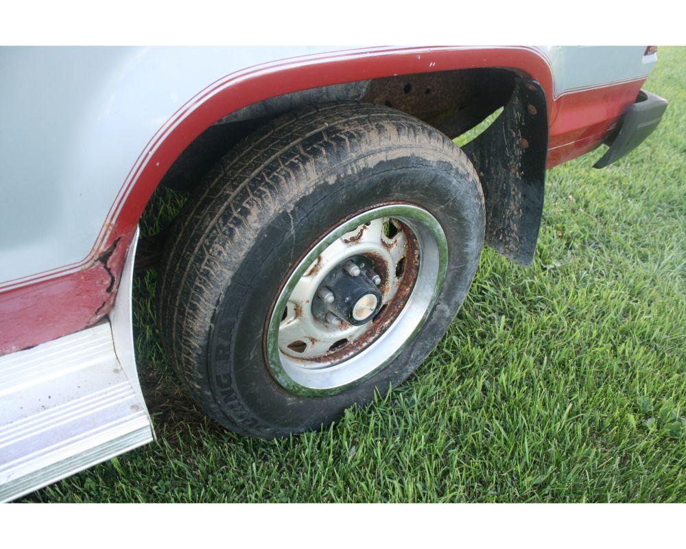 1984 Ford Bronco 2XLT, 2 door, V-6