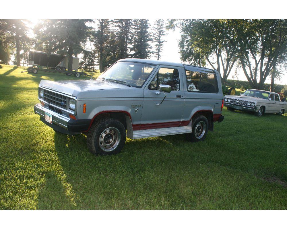 1984 Ford Bronco 2XLT, 2 door, V-6