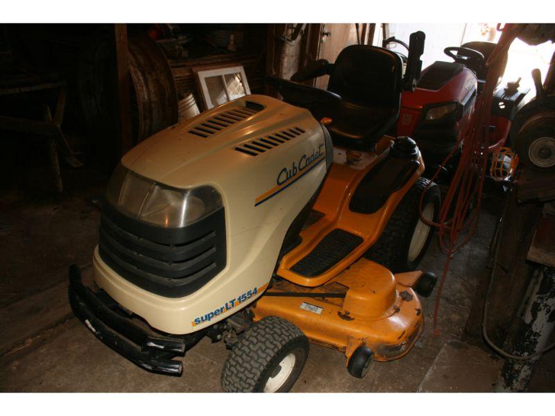 Cub Cadet Super LT1554 Lawn Tractor w/54” Deck, Hydro, 331 Hrs