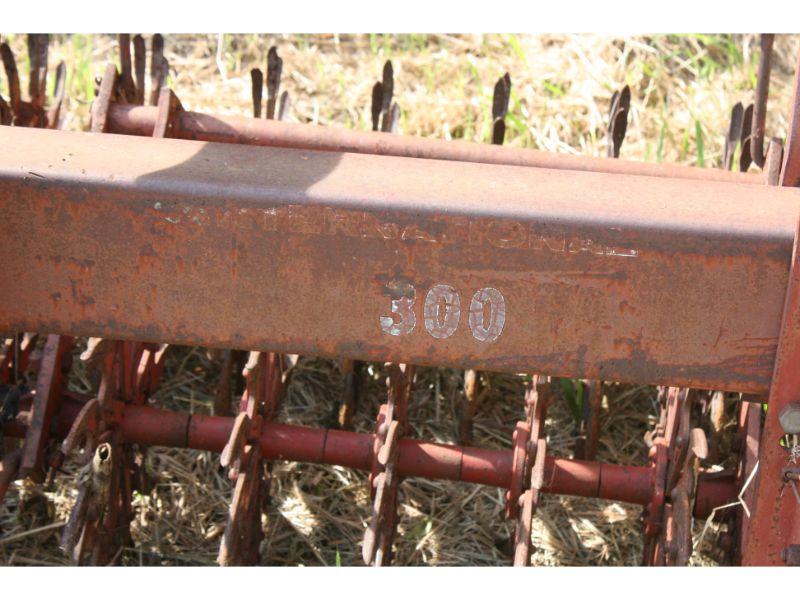 IH #300 Rotary Hoe - 12'