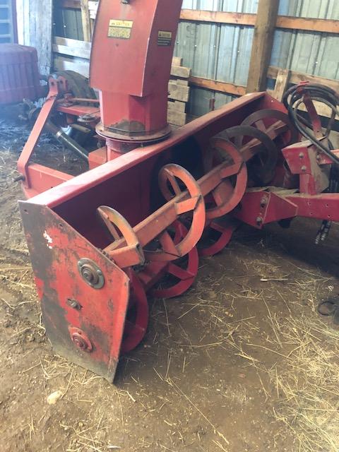 IH 80 7’ Dbl. Auger Snowblower – 3 Pt.