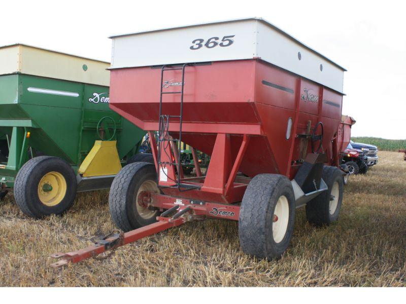 Demco 365 Bu. Gravity Wagon w/Box Extensions, Lights