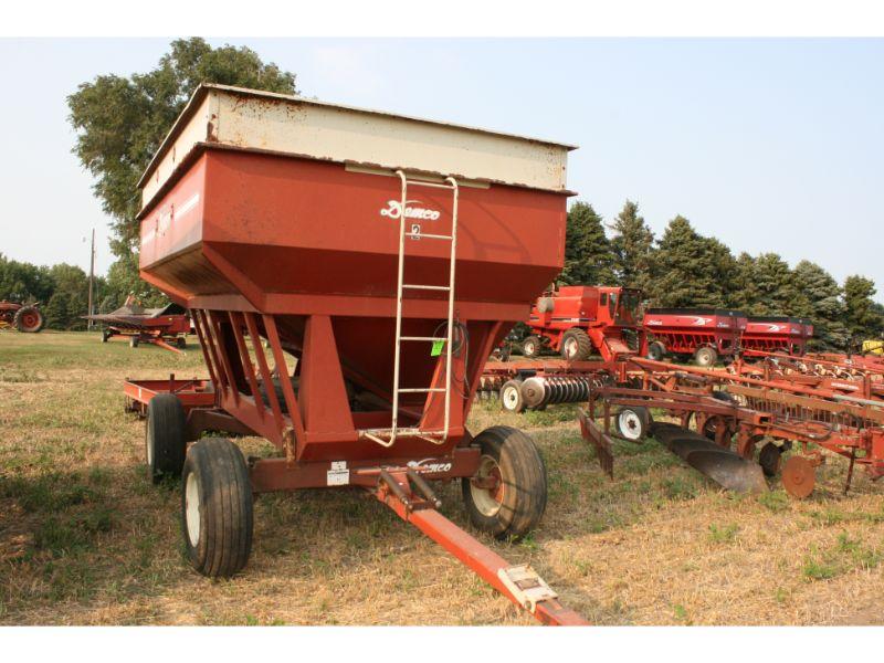 Demco 325 Bu. Gravity Wagon