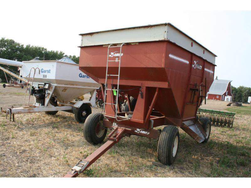 Demco 325 Bu. Gravity Wagon