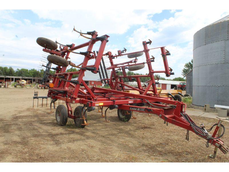 Case-IH #4300 25’ Field Cult.