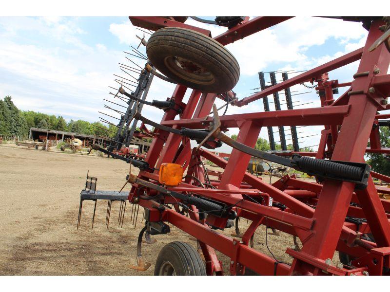 Case-IH #4300 25’ Field Cult.