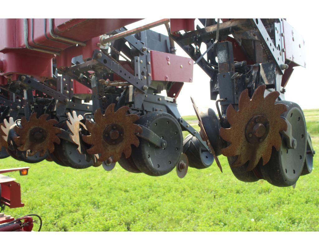 Case-IHC 1200 16 RN 30” planter