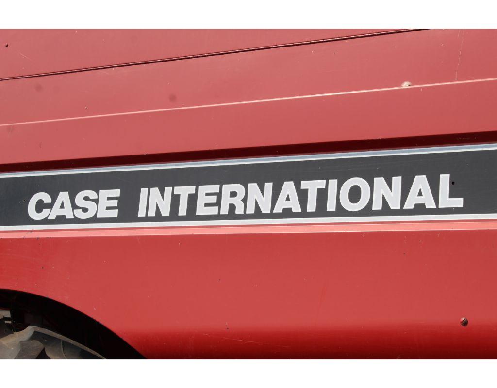 Case-IHC 1660 axial-flow diesel combine