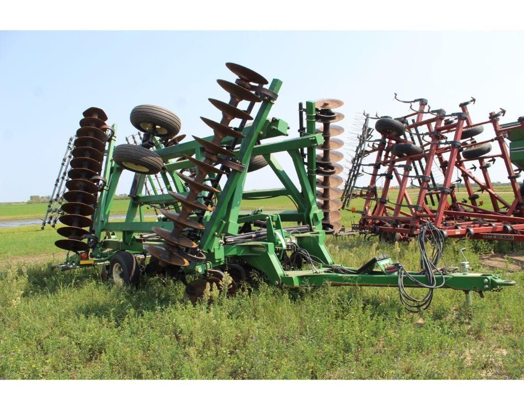 Great Plains 33266 cushion gang 26’ hydraulic fold tandem disc with mulcher