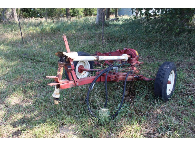 IHC 1100 pull type mower with 9’ bar