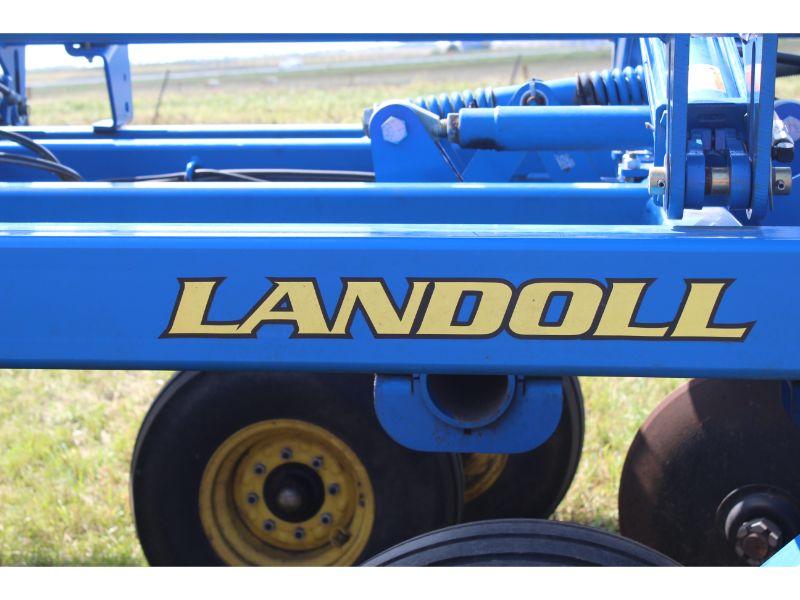 2013 Landoll 6230 29” cushion gang hydraulic fold tandem disk with tine mulcher (like new);