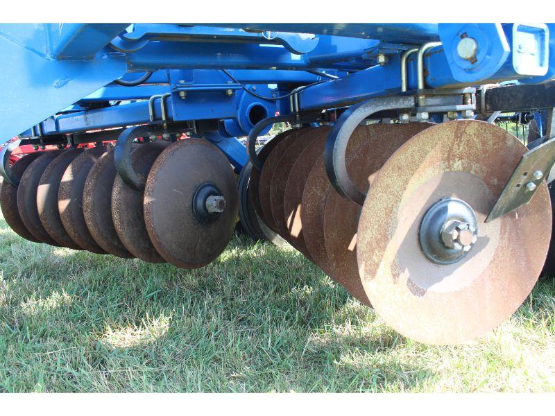 2013 Landoll 6230 29” cushion gang hydraulic fold tandem disk with tine mulcher (like new);