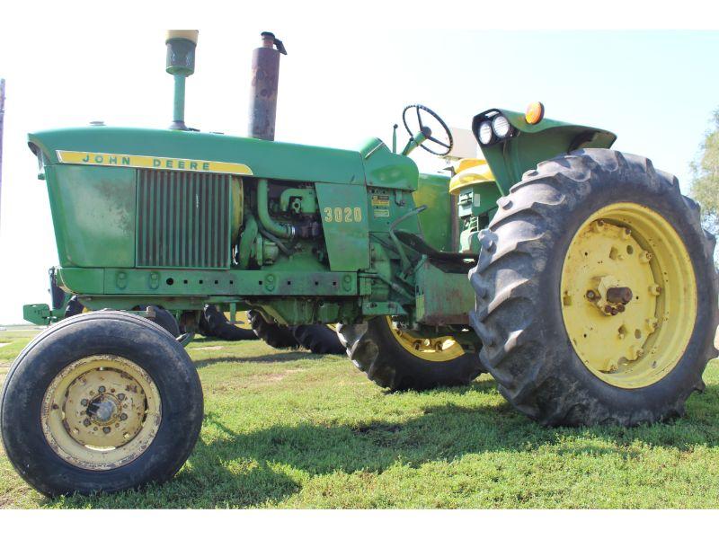 1968 J.D. 3020 Gas tractor