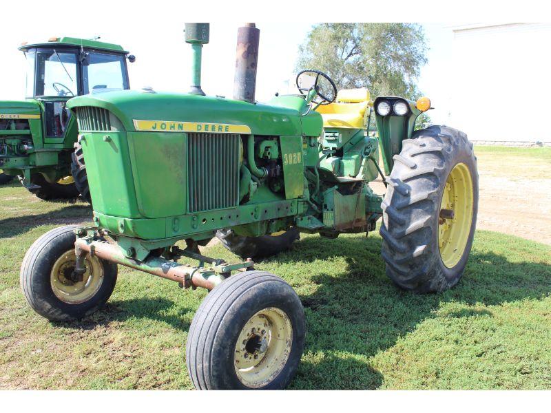 1968 J.D. 3020 Gas tractor