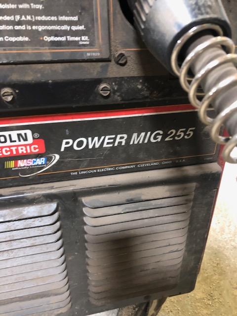 Lincoln Elec. Power Mig 255 Welder